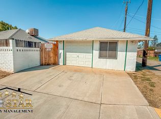 500 Ann Arbor Dr #1/2, Bakersfield, CA
