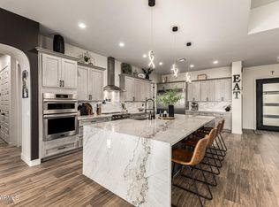 25583 W MADRE DEL ORO Drive, Wittmann, AZ 85361