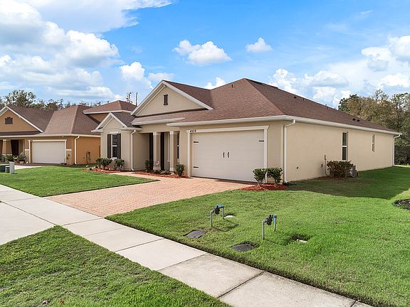 3rd image of 4920 Whistling Wind Ave