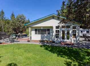 1864 Bates Rd, Comox Valley, BC V9J 1X4