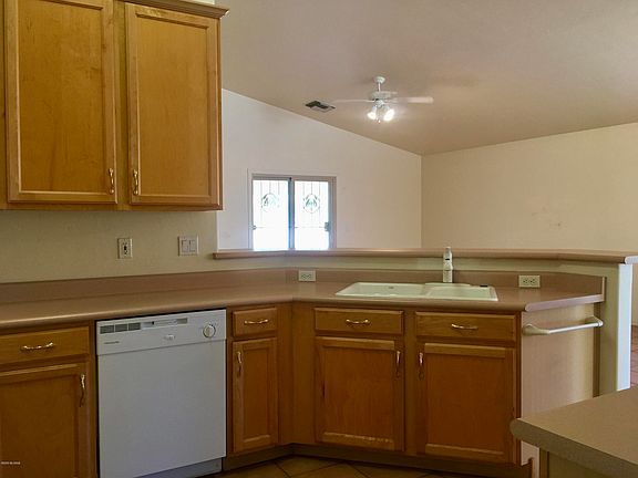 3rd image of 929 N Silverleaf Oak Pl