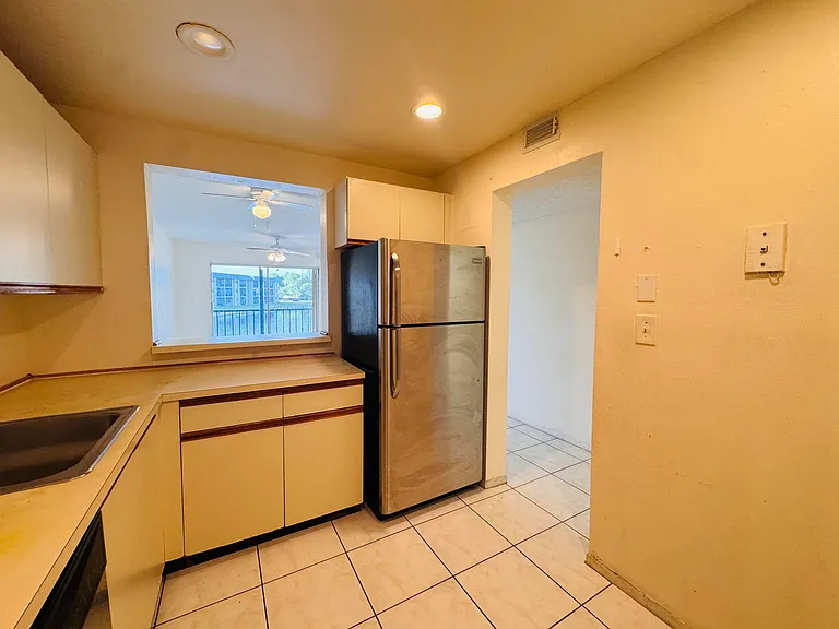 8025 Colony Cir S #203 — Photo 37