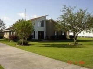 4018 Bayouside Dr, Bourg, LA 70343
