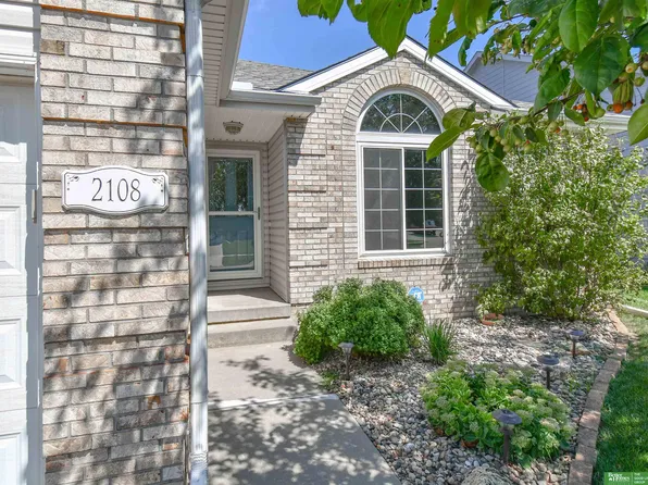 2108 Hedgeapple Rd, Plattsmouth, NE 68048