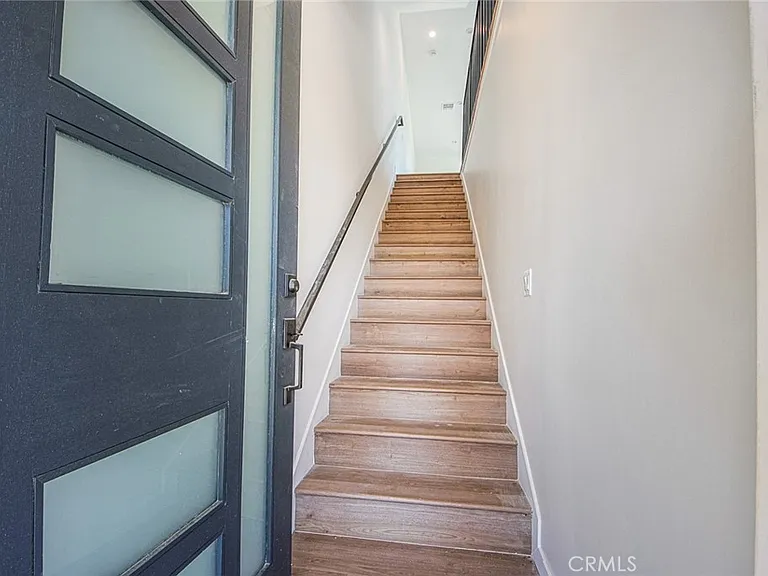 10719 Addison St — Photo 23
