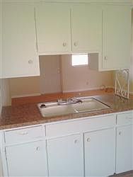 4th image of 415 Burbank Ave