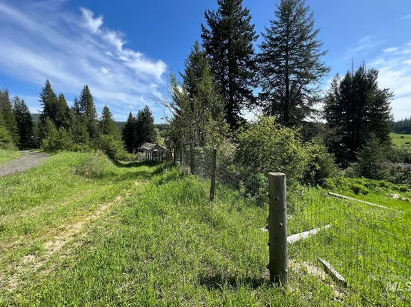 708 Park Ave, Bovill, ID 83806