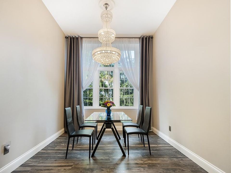 1st image of 32 Smith Ave Floor 2