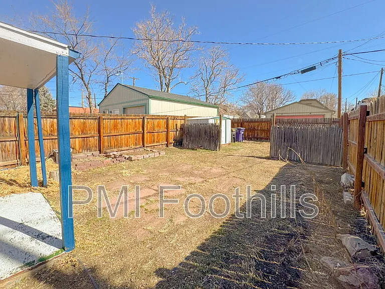 420 N Fox St — Photo 12