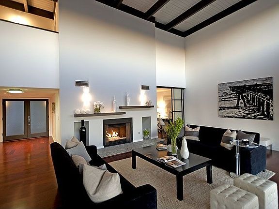 4th image of 2483 Lindsay Ln