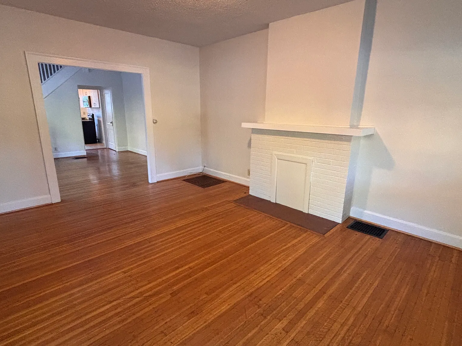 3 bed, 1328 sqft, $1,575 — Photo 2