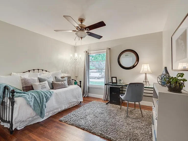 2515 Sherwood St — Photo 23