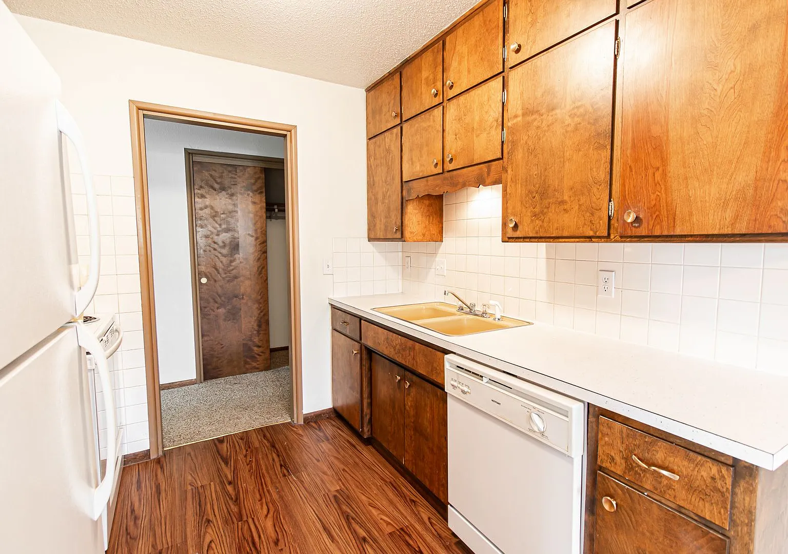Bison Arms Apartments — Photo 4