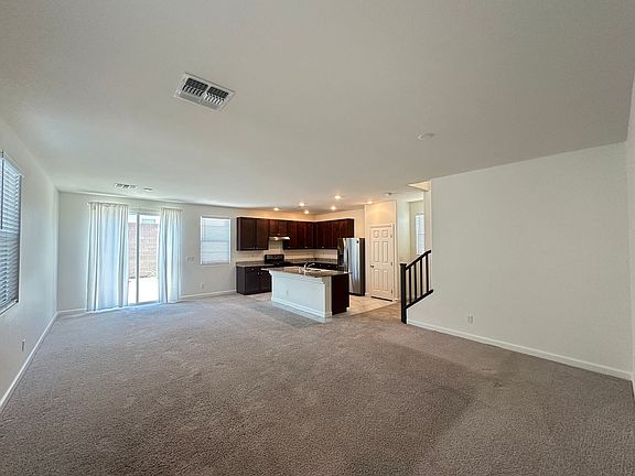 4th image of 8157 Seminario Ave