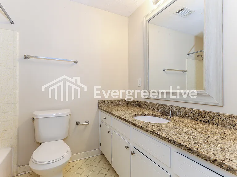2640 Crosscreek Rd — Photo 11