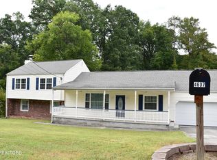 4607 Pinecrest Dr, Knoxville, TN 37918