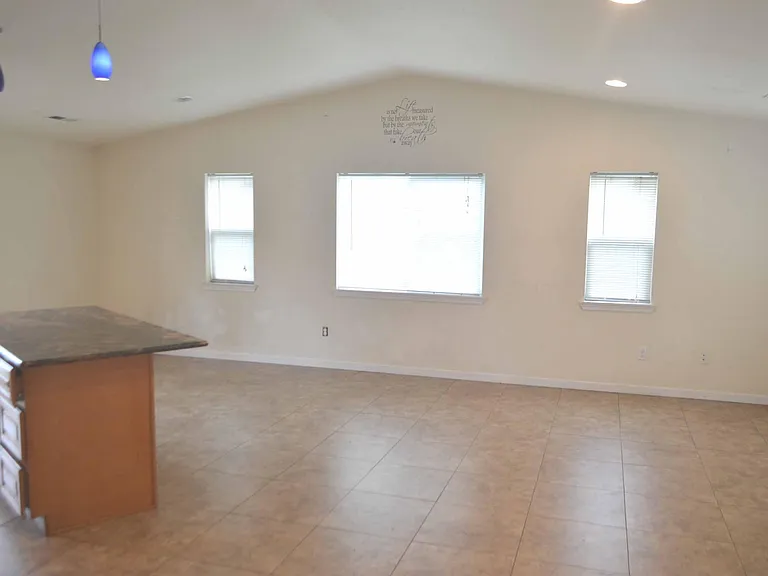 10645 11th Avenue Ct S — Photo 3