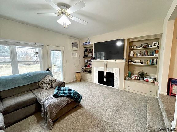 5th image of 171 Jackson St