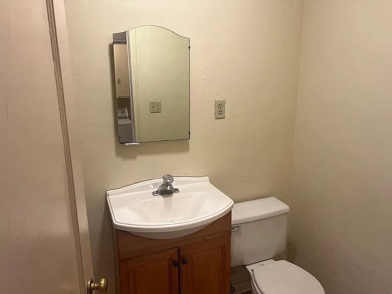 124 N 2nd Ave #8 — Photo 9