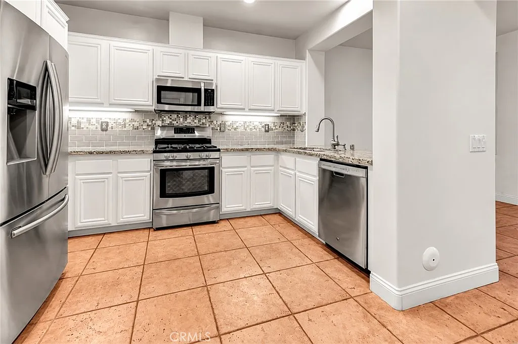 2 bed, 2.5 bath, 1440 sqft, $3,850 — Photo 4