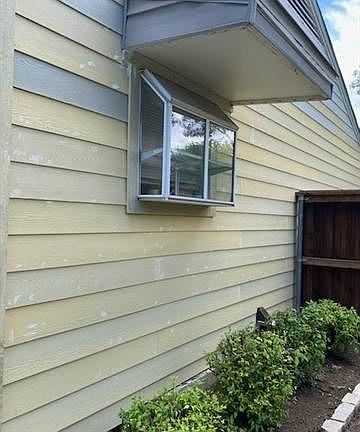 3rd image of 905 Clarice St