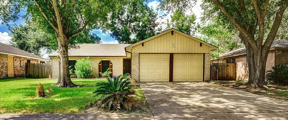 1st image of 1107 Whispering Pine Dr