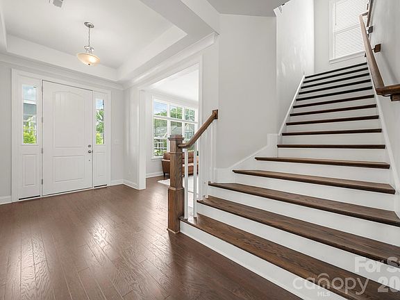 4th image of 5005 Alexander Manor Dr