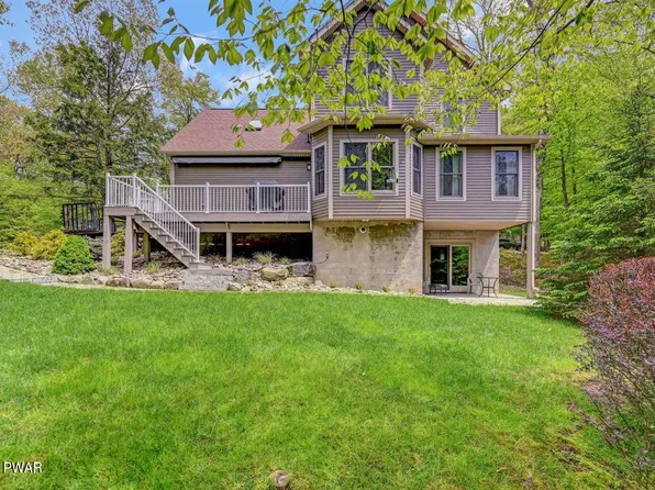 101 Rosewood Dr, Greentown, PA 18426