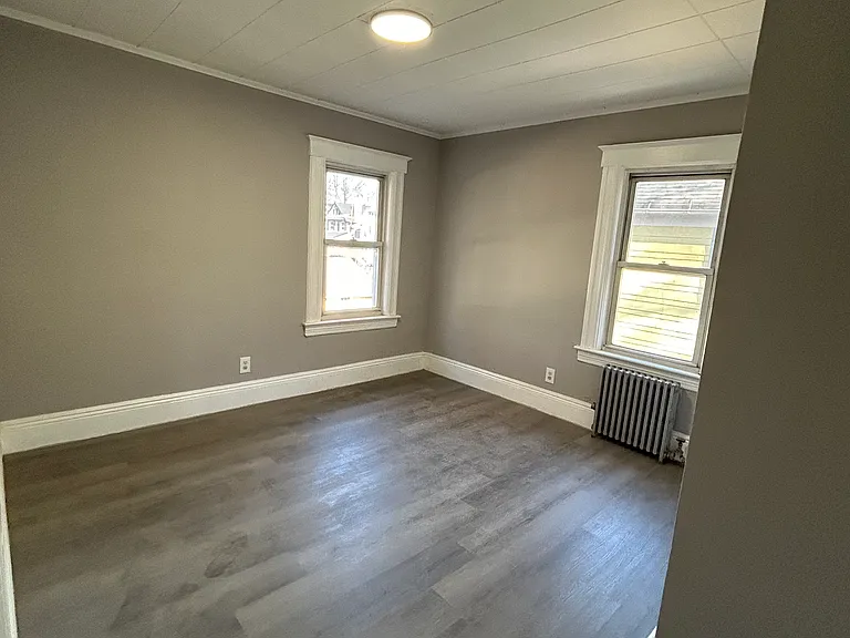33 W Clay Ave — Photo 8