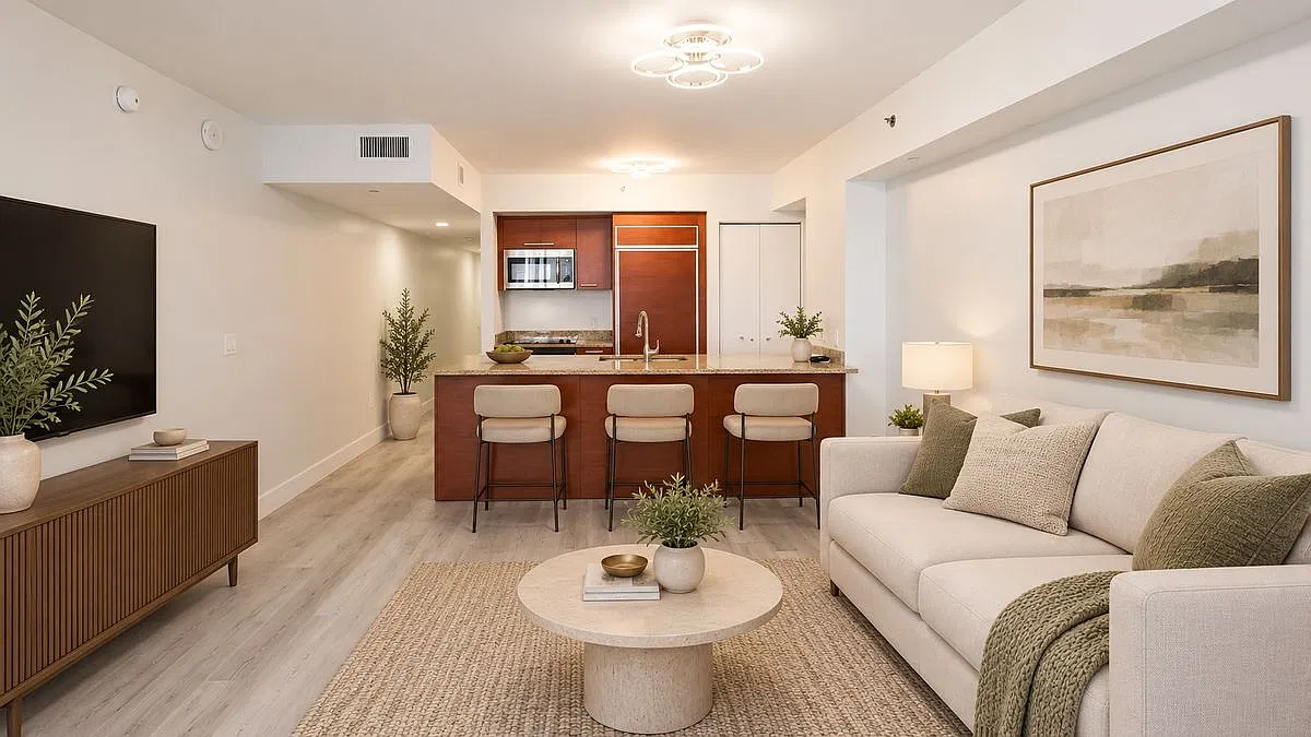 1 bed, 1.0 bath, 844 sqft, $4,348 — Photo 3