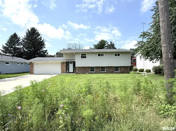 1944 N Seminary St, Galesburg, IL 61401
