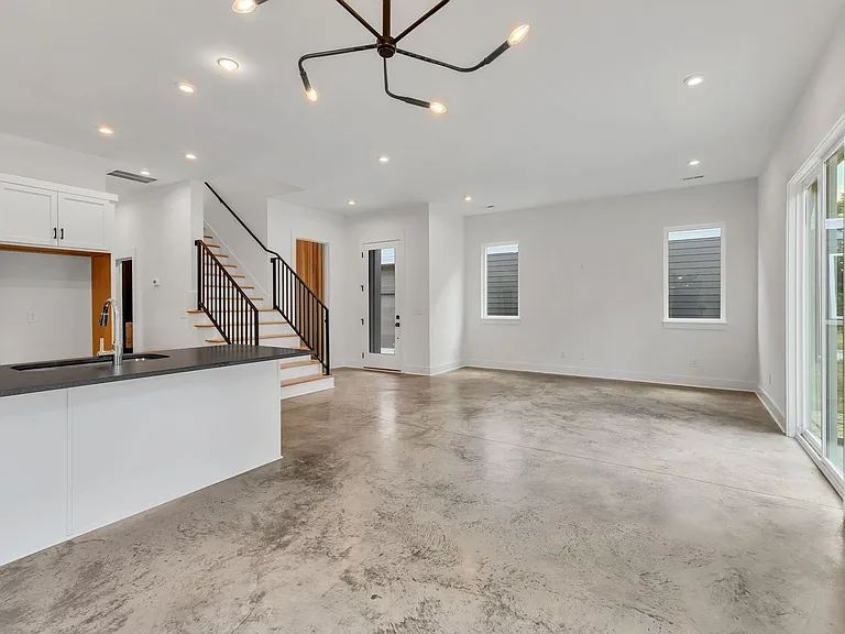 5917 Robertson Ave — Photo 15