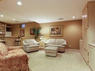 1706 Golf View Cir, Hudson, WI 54016