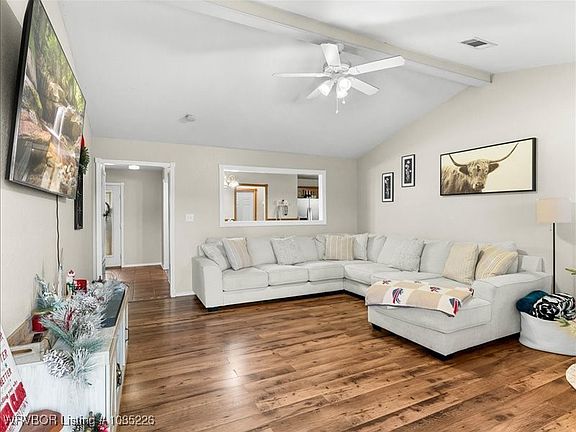 5th image of 103 Heather Ln