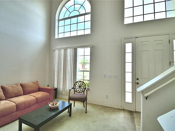 2nd image of 829 Knollwood Dr