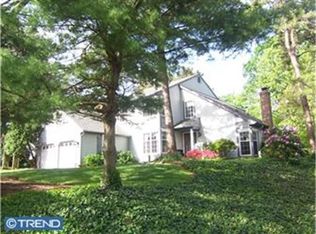 100 Tenby Chase Dr, Voorhees, NJ 08043