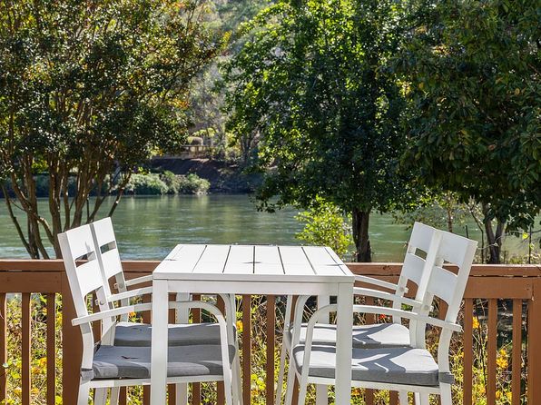 1105 Riverbend Club Dr SE