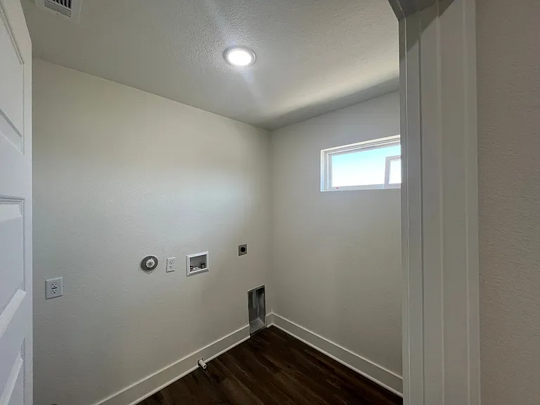 1834 Royal Loop — Photo 19