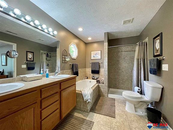 5th image of 2711 S 76th St