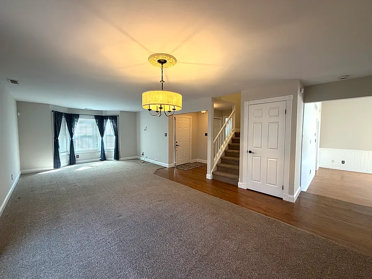 7 Watson Dr — Photo 4