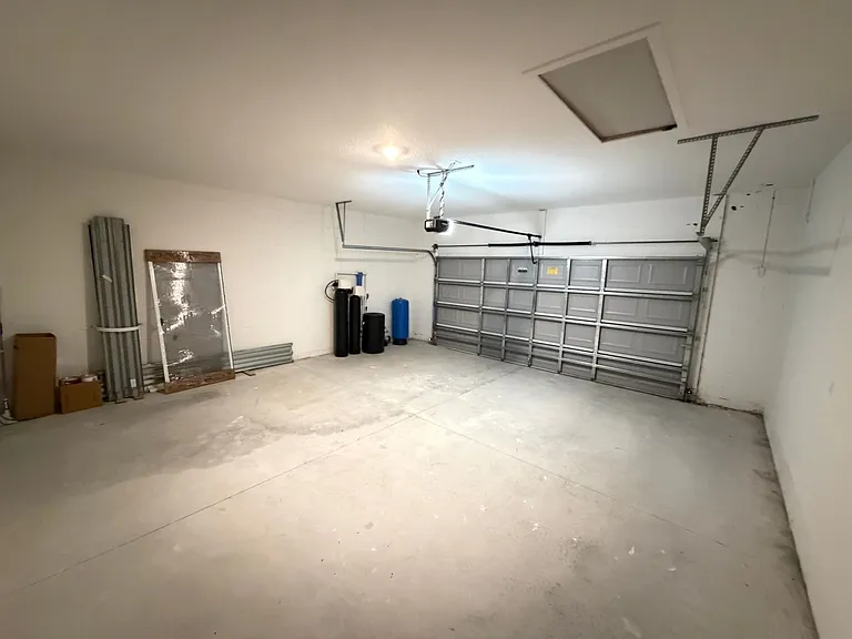 731 Schrader Ave SW — Photo 40