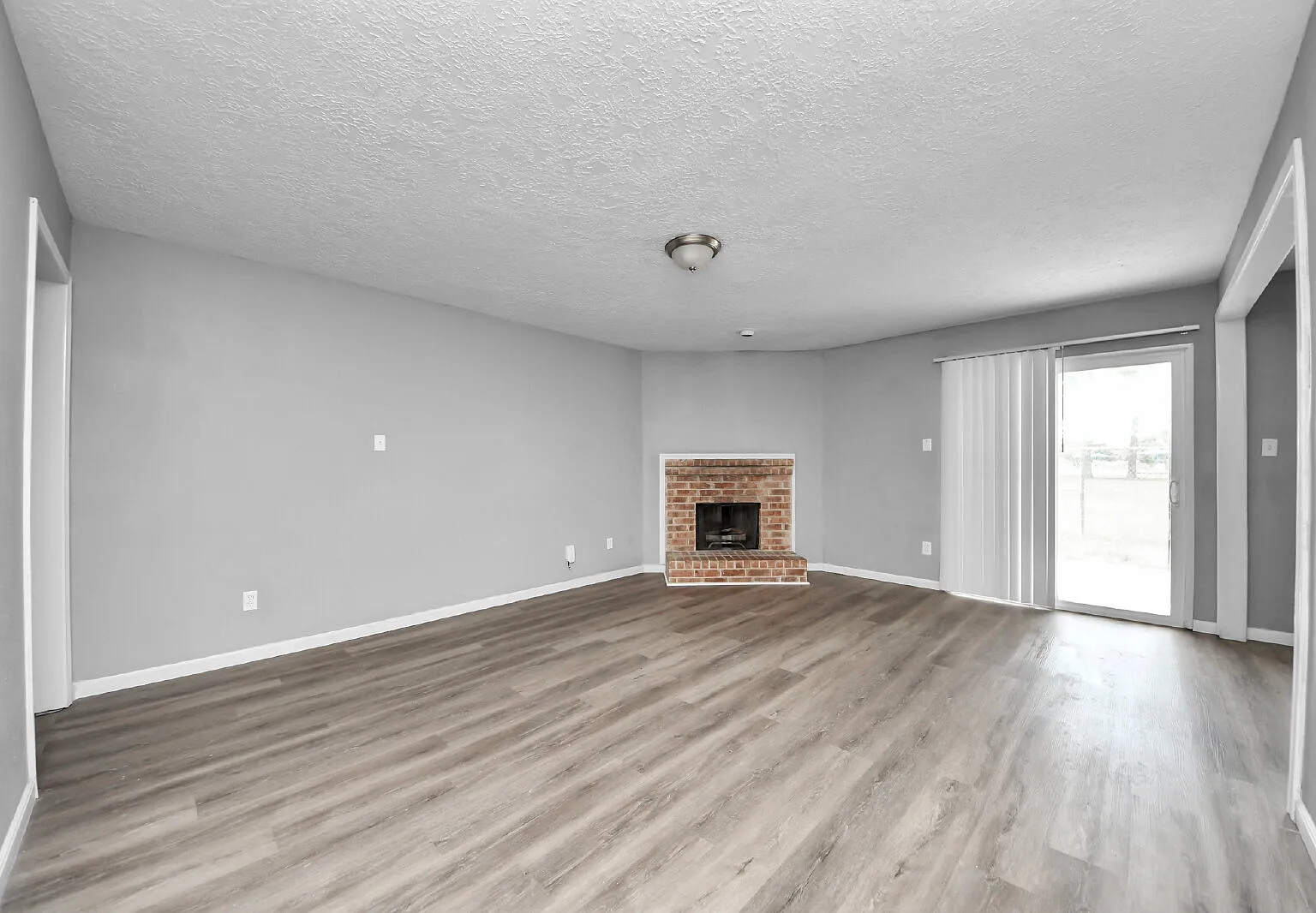 2 bed, 2.0 bath, 1100 sqft, $1,350 — Photo 4