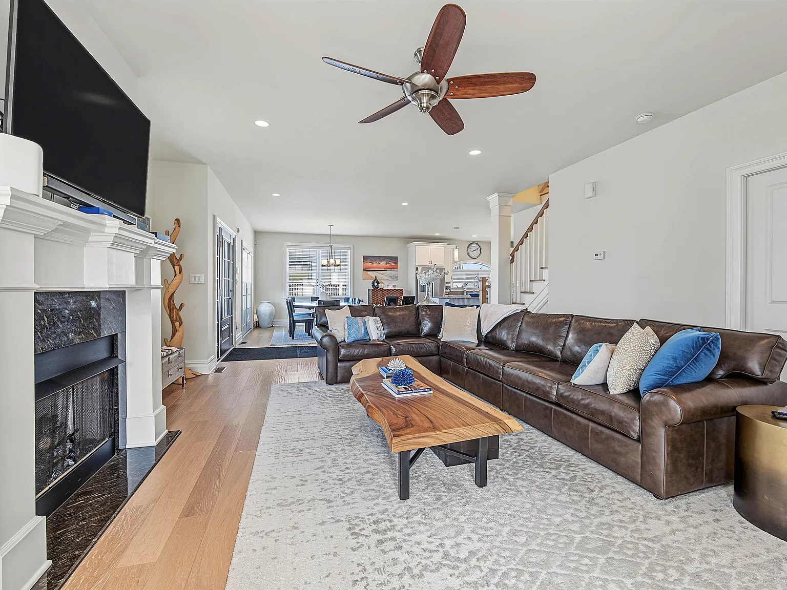 6 bed, 4.0 bath, 2336 sqft, $55,000 — Photo 4