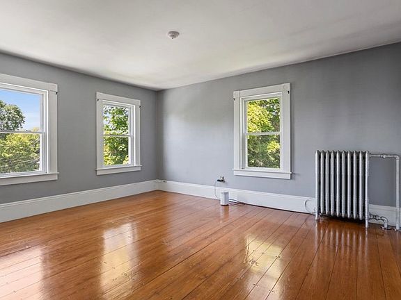 3rd image of 30 Auburn St Floor 2