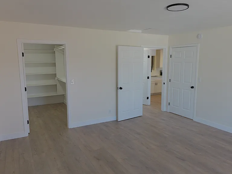 20997 Pine Ridge Ave #2 — Photo 24