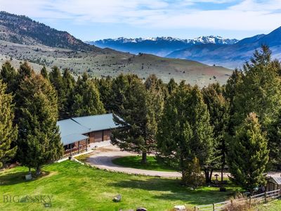 283 Rock Creek Rd S, Emigrant, MT, 59027