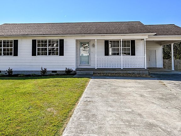 2nd image of 756 Crab Apple Ln SE