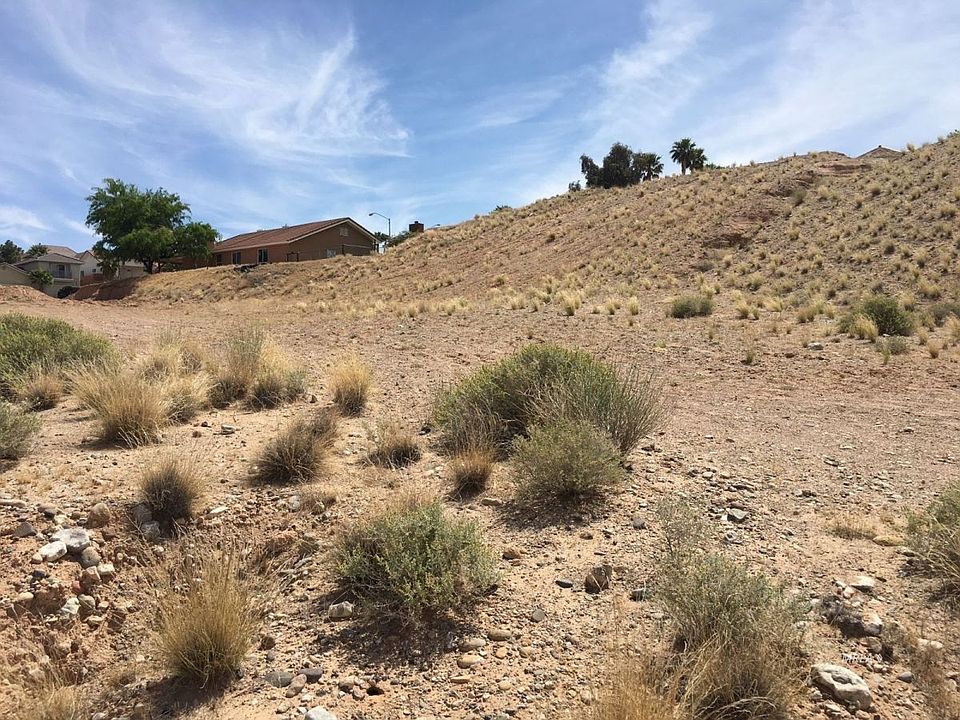 1st image of 670 Hillside Dr