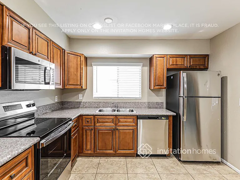 4424 W Caron St — Photo 8
