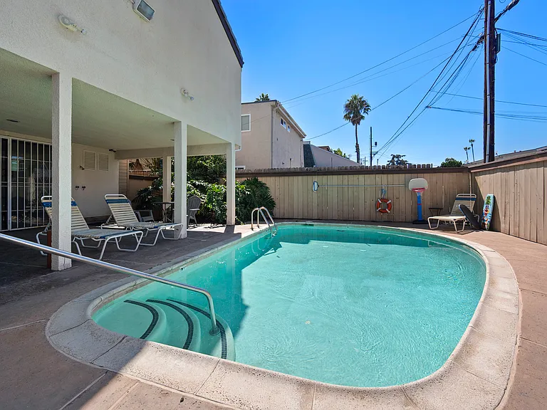 2050 Pacific Beach Dr #102 — Photo 22